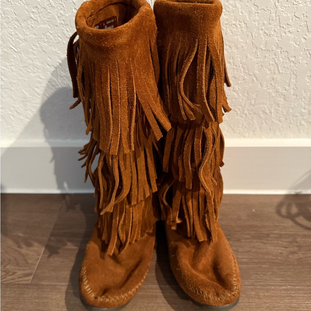 Minnetonka Women’s Brown Moccasin Fringe Tall Tan Boots Size 5